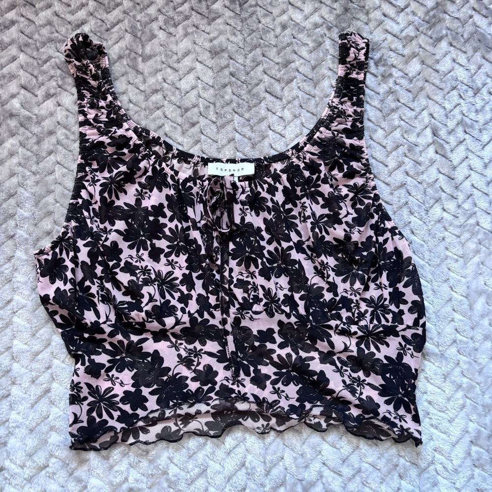 ⭐️⭐️⭐️Topshop Black and Pink Floral Crop Top